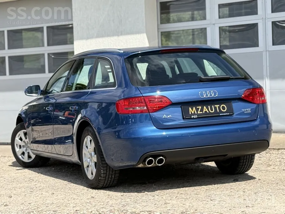Audi A4 2010 photo 3
