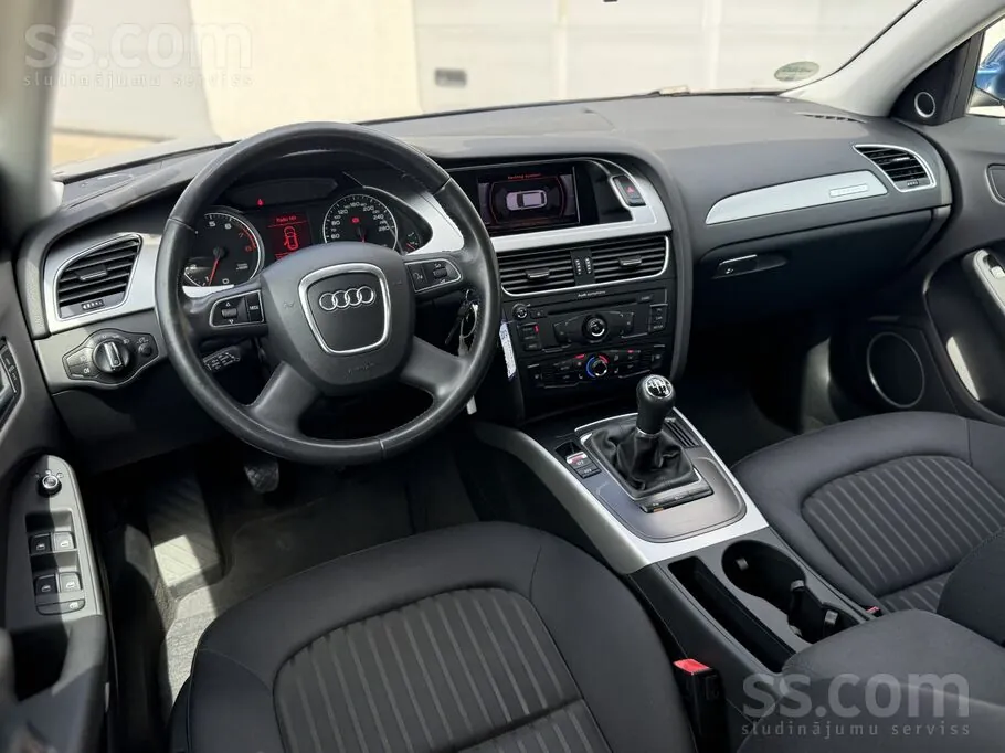 Audi A4 2010 photo 5