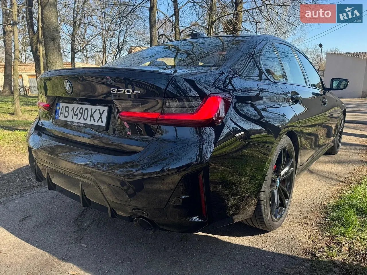 BMW 3 Series 2023 photo 4