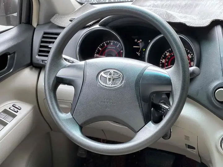 Toyota Highlander 2010 photo 4