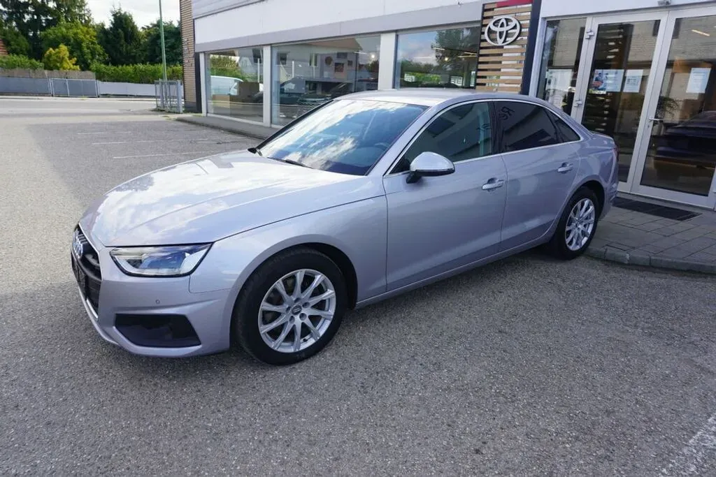 Audi A4 2020 photo 2