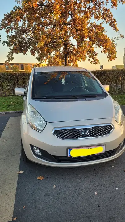 Kia Venga 2010 photo 2