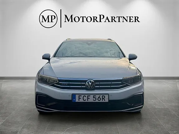 Volkswagen Passat 2023 photo 2