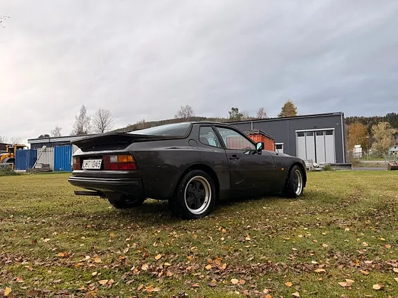 Porsche 944 1982 photo 5