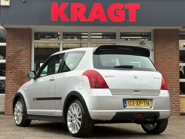 Suzuki Swift 2007 photo 3