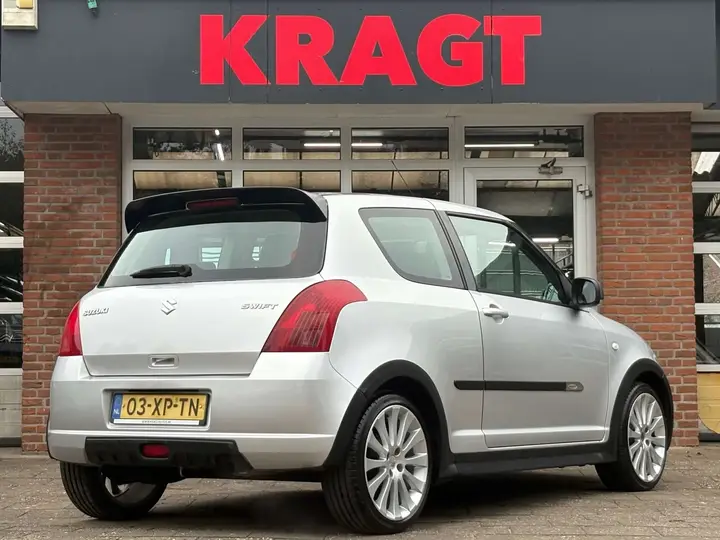 Suzuki Swift 2007 photo 4