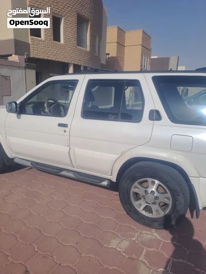 Nissan Pathfinder 2001 photo 3
