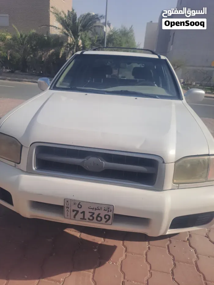 Nissan Pathfinder 2001 photo 2