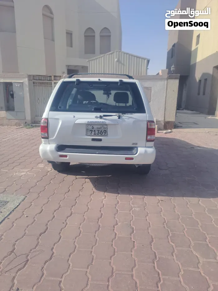 Nissan Pathfinder 2001 photo 4
