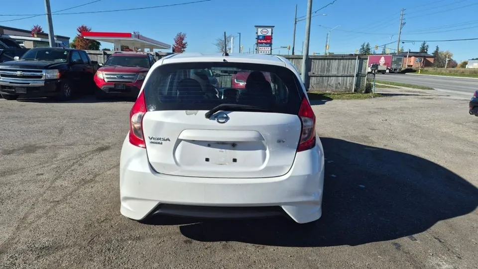 Nissan Versa 2018 photo 4