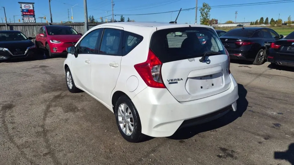 Nissan Versa 2018 photo 3