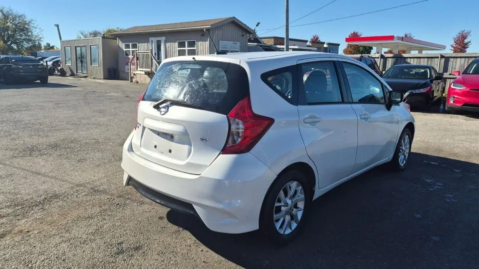 Nissan Versa 2018 photo 5