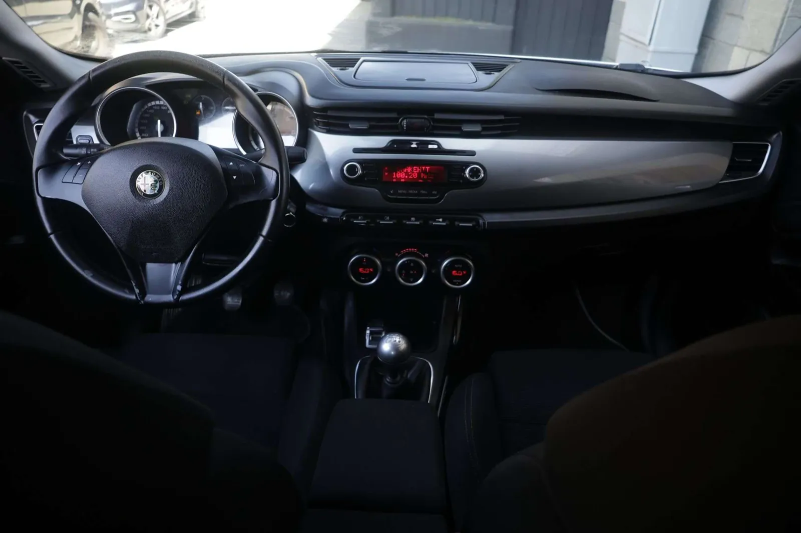 Alfa Romeo Giulietta 2013 photo 2