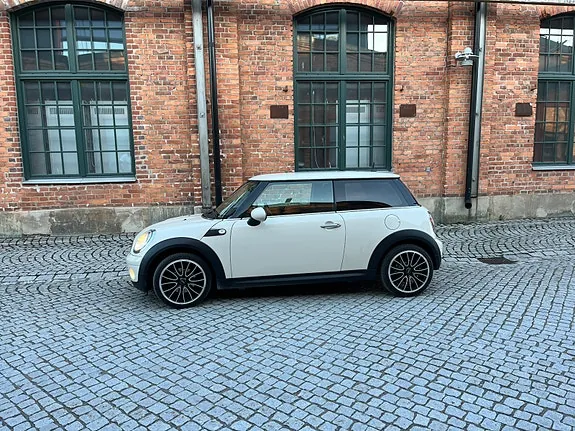 Mini One 2010 photo 2