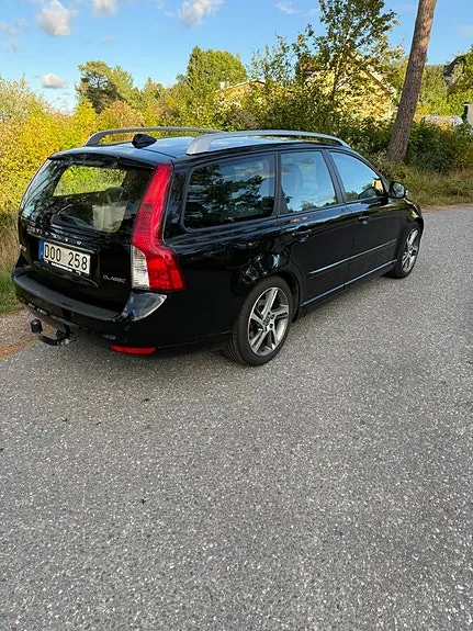 Volvo V50 2012 photo 2