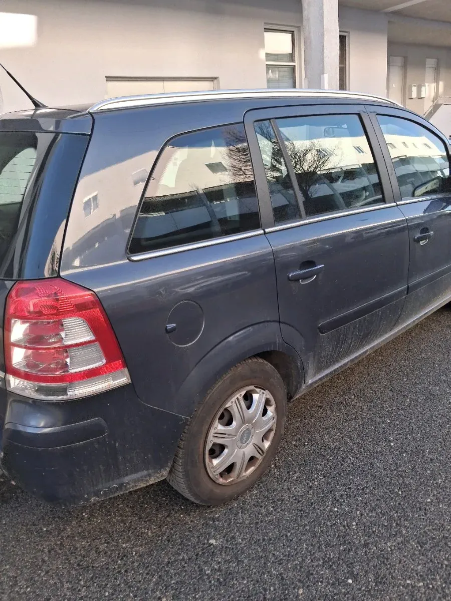 Opel Zafira 2009 photo 3
