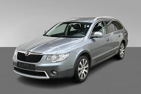 Skoda Superb 2013 photo 2