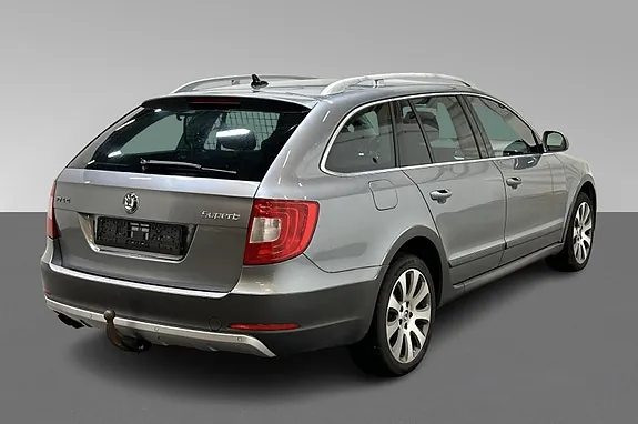 Skoda Superb 2013 photo 3