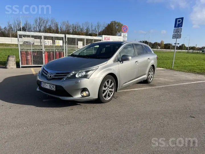 Toyota Avensis 2012 photo 2