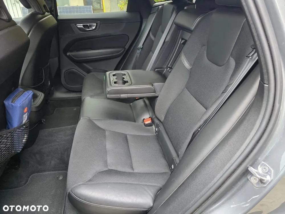 Volvo Xc 60 2019 photo 2