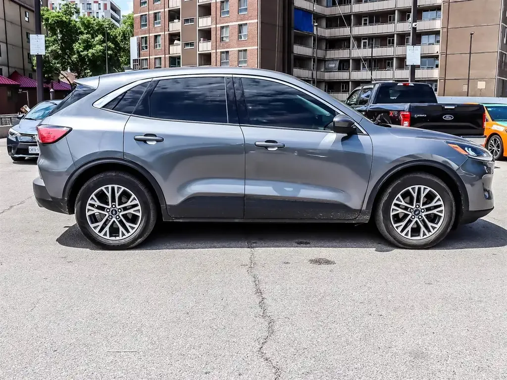 Ford Escape 2022 photo 3