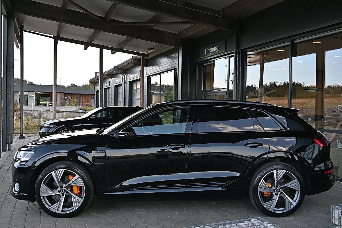 Audi E-Tron 2022 photo 2