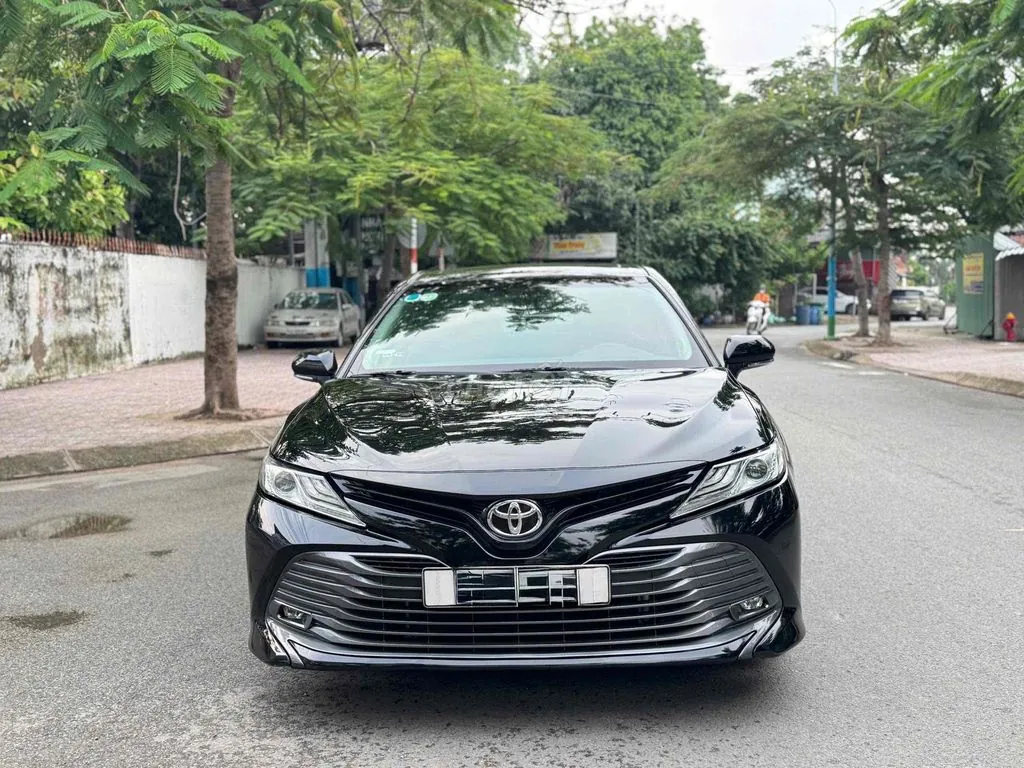 Toyota Camry 2021 photo 2
