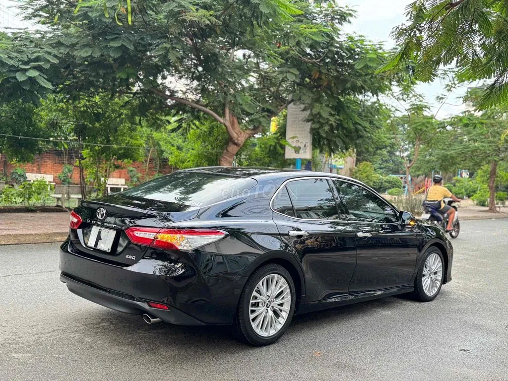 Toyota Camry 2021 photo 4