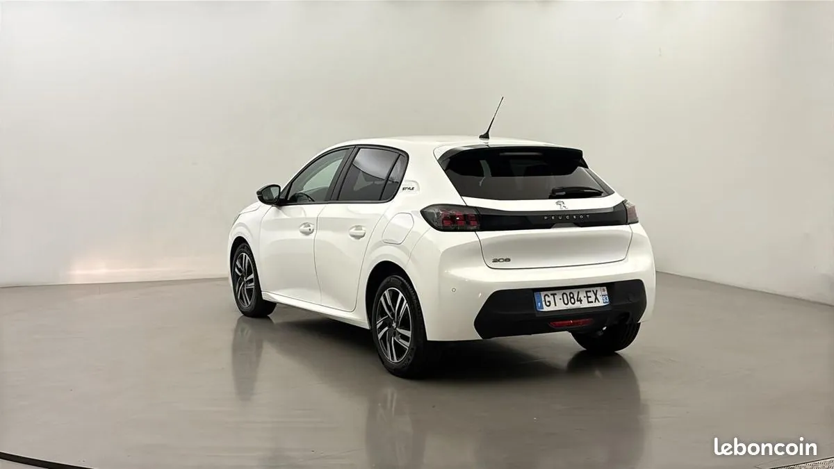 Peugeot 208 2023 photo 2