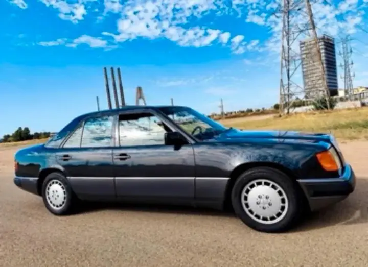 Mercedes-Benz E320