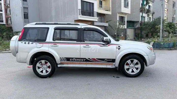 Ford Everest 2011 photo 4