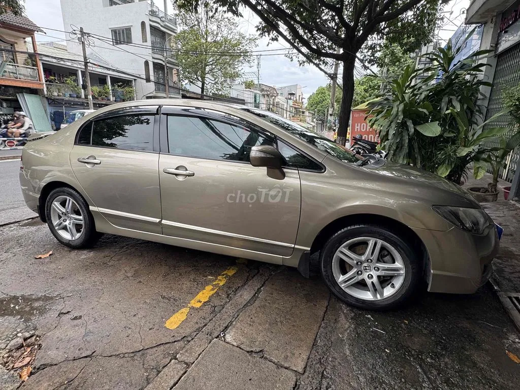 Honda Civic 2010 photo 3