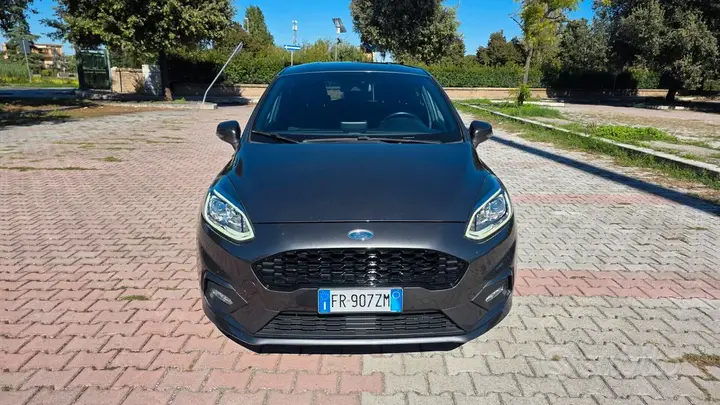 Ford Fiesta 2018 photo 2