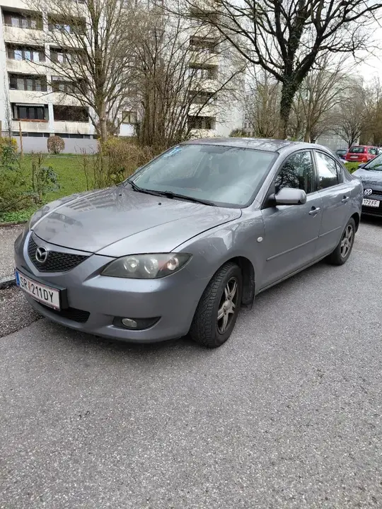 Mazda Mazda3 2004 photo 3