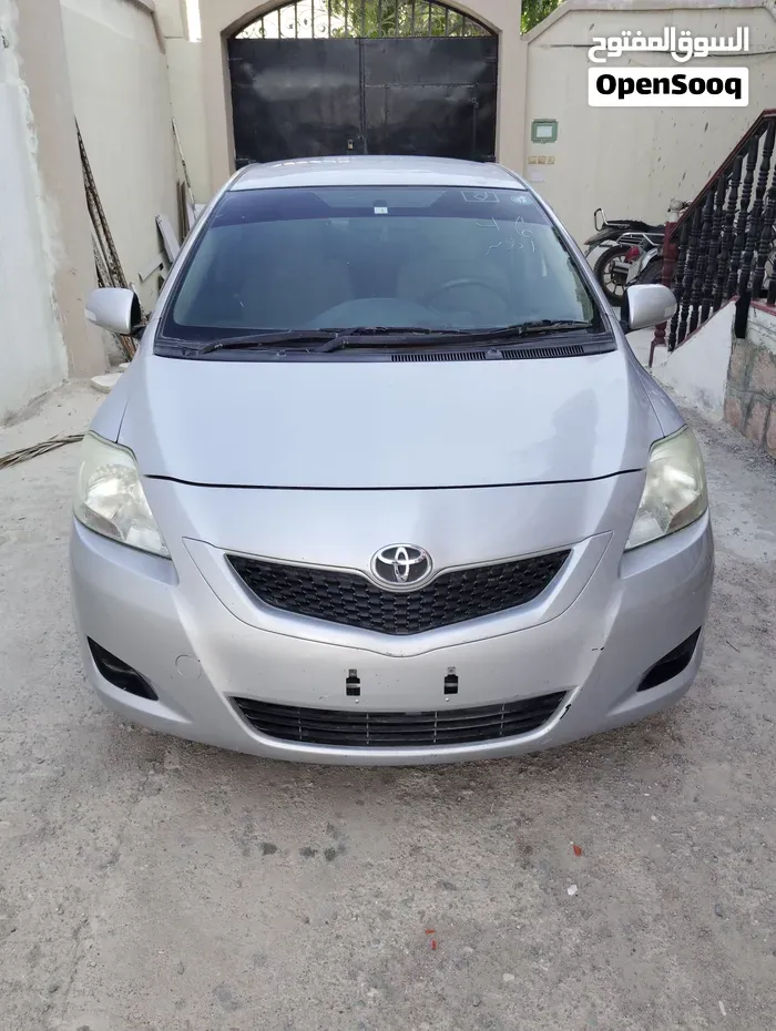 Toyota Belta 2009 photo 2