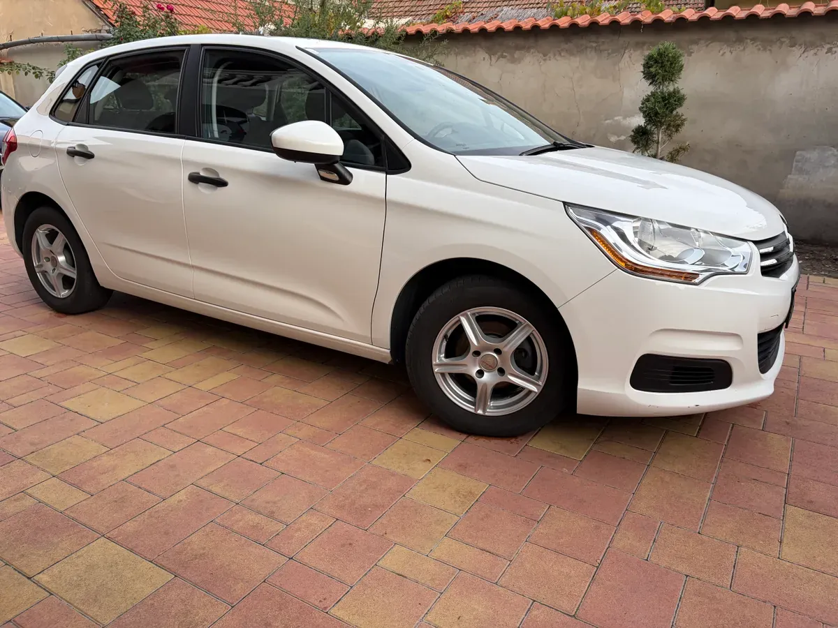Citroen C4 2014 photo 2