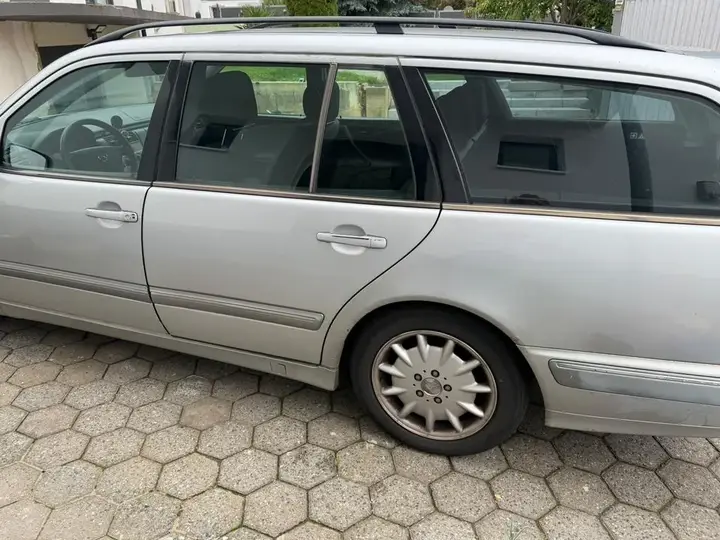 Mercedes-Benz E 200 Kompressor