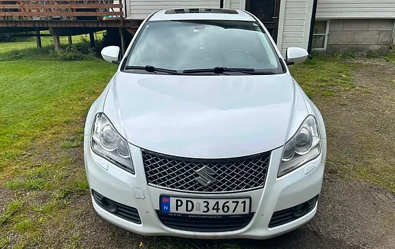 Suzuki Kizashi 2010 photo 2