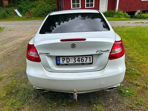 Suzuki Kizashi 2010 photo 5