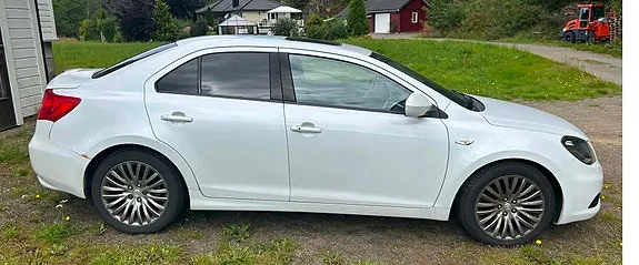 Suzuki Kizashi 2010 photo 4