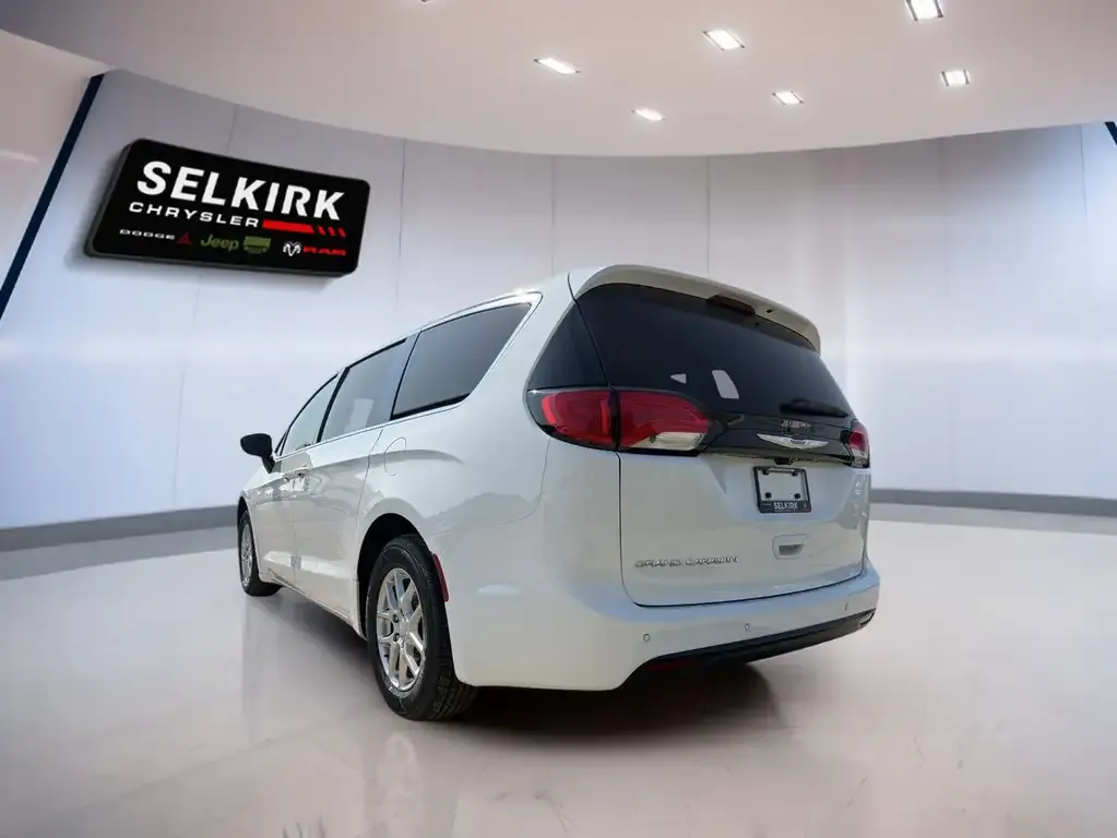 Chrysler Grand Caravan 2027 photo 4