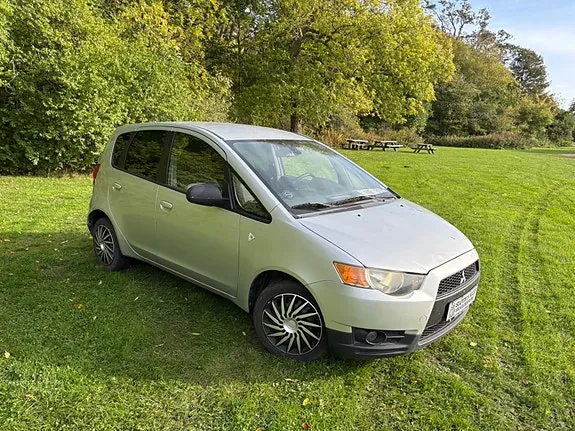 Mitsubishi Colt 2010 photo 5