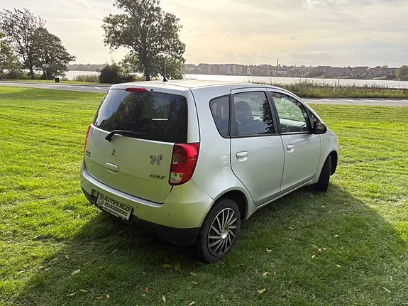 Mitsubishi Colt 2010 photo 3