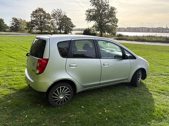 Mitsubishi Colt 2010 photo 4