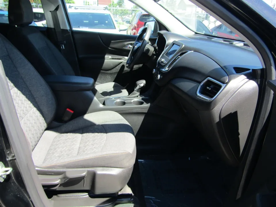 Chevrolet Equinox 2022 photo 3