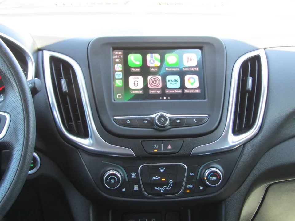 Chevrolet Equinox 2022 photo 2