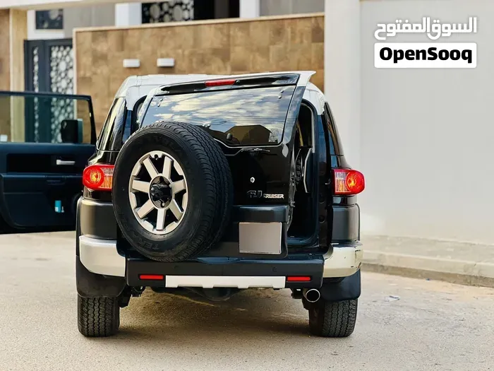 Toyota Fj 2011 photo 4