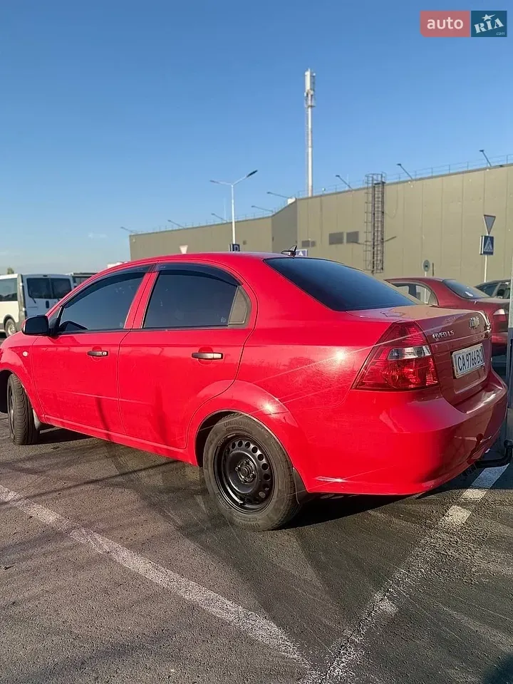 Chevrolet Aveo 2011 photo 3