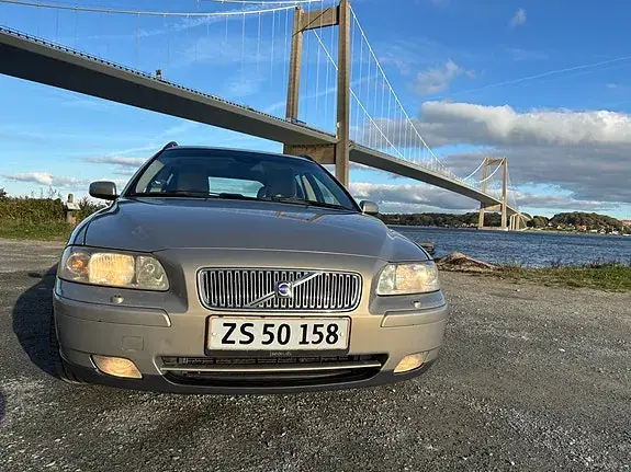 Volvo V70 2004 photo 2
