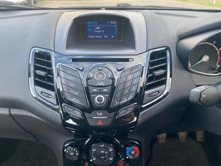 Ford Fiesta 2016 photo 3